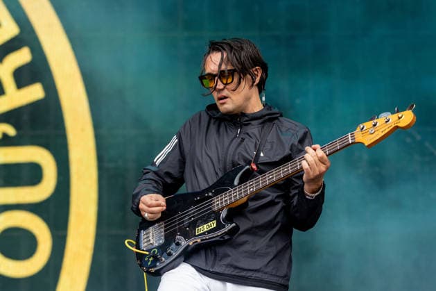 September 19, 2026, Chicago, Illinois, USA: RYAN NEEDHAM of English post-punk band Yard Act during Riot Fest Music Festival in Chicago, Illinois Chicago USA  - ZUMAs135 20260919_zap_s135_007 Copyright: xDanielxDeSloverx