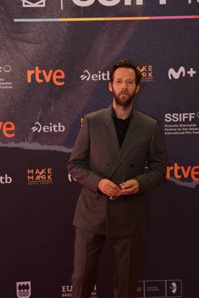 74th San Sebastian Film Festival Red Carpet, September 19 74th SSIFF 74th SAN SEBASTIAN International Film Festival LES MISERABLES Red Carpet Benjamin Lavernhe awaits the screening of *Les Misérables* Photos by Thomas Bohlen Starface 459783 2026 09 19 San Sebastián, Spain  Copyright: xThomasxBohlenx STAR_459783_104