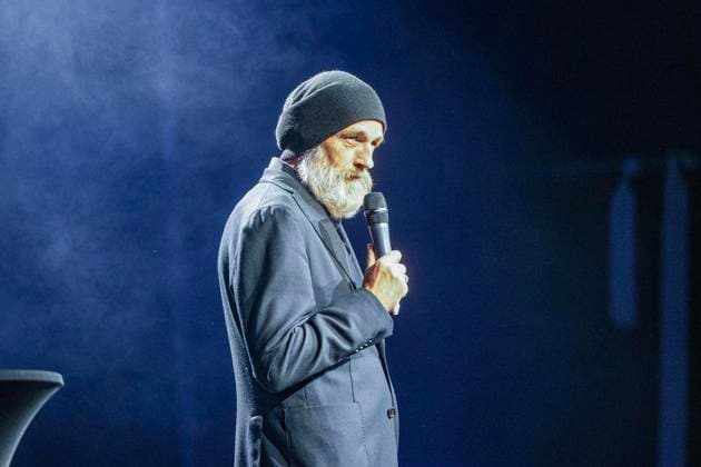 50 Jahre Comedy Arts, Gala in der Enni-Eventhalle ** NUR FÜR REDAKTIONELLE ZWECKE ** EDITORIAL USE ONLY **<p>Interpreten und Zuschauer befinden sich am 19.9.2026 der Enni-Eventhallein Moers und der Kabarettist Thorsten Sträter steht auf der Bühne. Zum Jubiläum wird eine große Gala aufgeführt. Foto : Arnulf Stoffel Funke Foto Services < p> Buntes Deutschland NRW Moers Copyright: ArnulfxStoffel