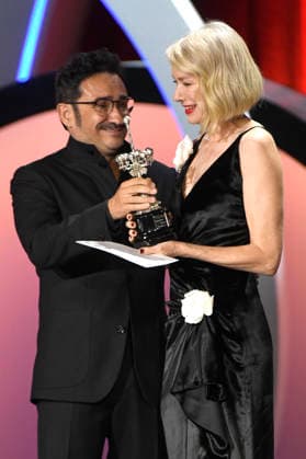Naomi Watts mit Juan Antonio Bayona bei der Verleihung des Donostia Awards für das Lebenswerk auf dem 74. Internationalen Filmfestival San Sebastian Festival Internacional de Cine de San Sebastian im Kursaal. San Sebastian, 19.09.2026