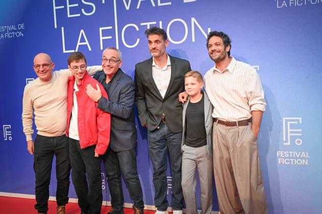 La Rochelle TV Fiction Festival 2026 Red Carpet on September 19, 28th La Rochelle TV Fiction Festival 28th edition of the La Rochelle TV Fiction Festival Closing photocall for the festival: Gil Alma, Benoit Michel, Mahé Beaudn Kyriacou, and the real-life fathers who inspired the series 459787 September 19, 2026 France  Copyright: xBarbaraxNeymanx xStarfacex STAR_459787_087