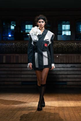 Yuhan Ao Spring Summer 2027 at London Fashion Week A model walks the runway at the Yuhan Ao Spring Summer 2027 show during London Fashion Week, London, UK, 19 September 2026., Credit:Lounis Tiar Avalon United Kingtom, London  Copyright: xLounisxTiarx xAvalonx 1136545402