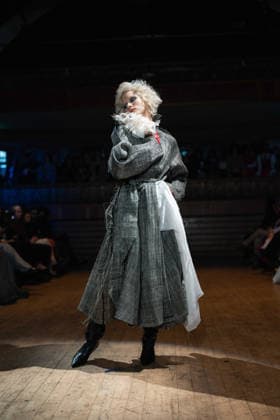 Yuhan Ao Spring Summer 2027 at London Fashion Week A model walks the runway at the Yuhan Ao Spring Summer 2027 show during London Fashion Week, London, UK, 19 September 2026., Credit:Lounis Tiar Avalon United Kingtom, London  Copyright: xLounisxTiarx xAvalonx 1136545422