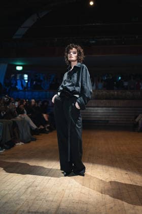 Yuhan Ao Spring Summer 2027 at London Fashion Week A model walks the runway at the Yuhan Ao Spring Summer 2027 show during London Fashion Week, London, UK, 19 September 2026., Credit:Lounis Tiar Avalon United Kingtom, London  Copyright: xLounisxTiarx xAvalonx 1136545632