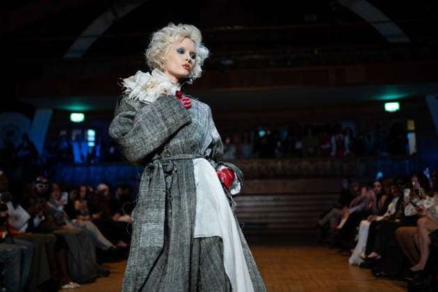 Yuhan Ao Spring Summer 2027 at London Fashion Week A model walks the runway at the Yuhan Ao Spring Summer 2027 show during London Fashion Week, London, UK, 19 September 2026., Credit:Lounis Tiar Avalon United Kingtom, London  Copyright: xLounisxTiarx xAvalonx 1136545689