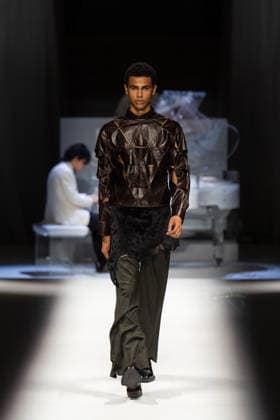 Hu Bing Selects: Urban Grace Spring Summer 2027 at London Fashion Week LONDON, ENGLAND - SEPTEMBER 19: A model walks the runway at the Hu Bing Selects: Urban Grace show during London Fashion Week 2026 on September 19, 2026 in London, England., Credit:Pupat Chenaksara Avalon UK, London  Copyright: xPupatxChenaksarax xAvalonx 1136495610