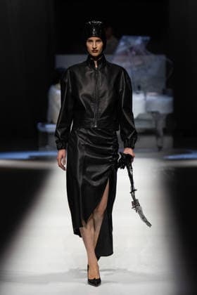 Hu Bing Selects: Urban Grace Spring Summer 2027 at London Fashion Week LONDON, ENGLAND - SEPTEMBER 19: A model walks the runway at the Hu Bing Selects: Urban Grace show during London Fashion Week 2026 on September 19, 2026 in London, England., Credit:Pupat Chenaksara Avalon UK, London  Copyright: xPupatxChenaksarax xAvalonx 1136495715
