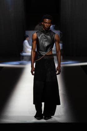 Hu Bing Selects: Urban Grace Spring Summer 2027 at London Fashion Week LONDON, ENGLAND - SEPTEMBER 19: A model walks the runway at the Hu Bing Selects: Urban Grace show during London Fashion Week 2026 on September 19, 2026 in London, England., Credit:Pupat Chenaksara Avalon UK, London  Copyright: xPupatxChenaksarax xAvalonx 1136495786