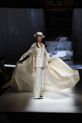 Hu Bing Selects: Urban Grace Spring Summer 2027 at London Fashion Week LONDON, ENGLAND - SEPTEMBER 19: A model walks the runway at the Hu Bing Selects: Urban Grace show during London Fashion Week 2026 on September 19, 2026 in London, England., Credit:Pupat Chenaksara Avalon UK, London  Copyright: xPupatxChenaksarax xAvalonx 1136495892