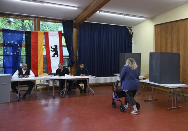 Voters head to polls for Berlin and Mecklenburg-Vorpommern state elections in Germany BERLIN, GERMANY - SEPTEMBER 20: Voters cast their ballots at a polling station in the Charlottenburg district during state elections in Berlin, Germany on September 20, 2026. Voters went to the polls for state elections in both Berlin and Mecklenburg-Vorpommern to elect their respective regional legislatures. Halil Sagirkaya Anadolu Berlin Germany. Editorial use only. Please get in touch for any other usage.  Copyright: x2026xAnadoluxHalilxSagirkayax