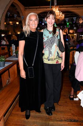 Michaela Mumm-von Oldenburg und Mona Lüders beim Wiesn-Anstich zum Oktoberfest 2026 im Hofbräu Berlin. Berlin, 19.09.2026
