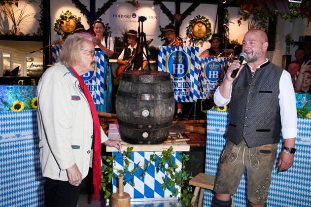 Frank Zander und Björn Schwarz beim Wiesn-Anstich zum Oktoberfest 2026 im Hofbräu Berlin. Berlin, 19.09.2026