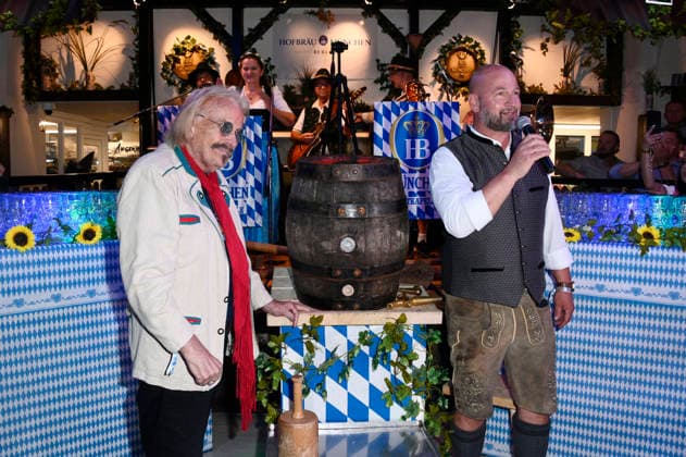 Frank Zander und Björn Schwarz beim Wiesn-Anstich zum Oktoberfest 2026 im Hofbräu Berlin. Berlin, 19.09.2026