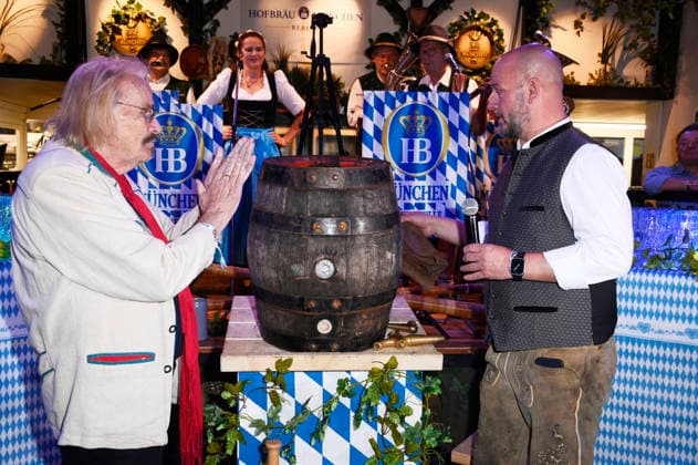Frank Zander und Björn Schwarz beim Wiesn-Anstich zum Oktoberfest 2026 im Hofbräu Berlin. Berlin, 19.09.2026