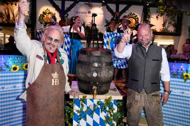 Frank Zander und Björn Schwarz beim Wiesn-Anstich zum Oktoberfest 2026 im Hofbräu Berlin. Berlin, 19.09.2026