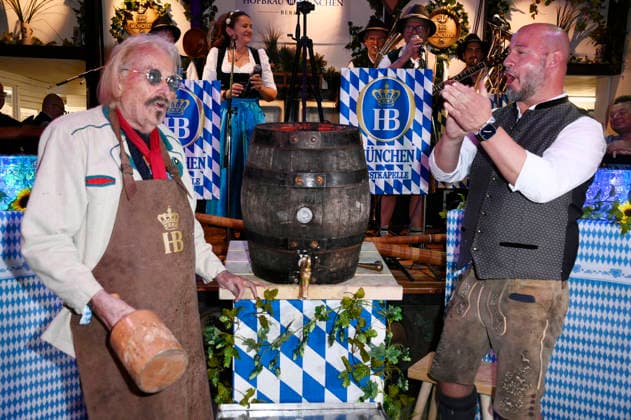 Frank Zander und Björn Schwarz beim Wiesn-Anstich zum Oktoberfest 2026 im Hofbräu Berlin. Berlin, 19.09.2026