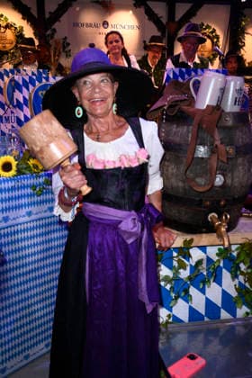 Barbara Engel beim Wiesn-Anstich zum Oktoberfest 2026 im Hofbräu Berlin. Berlin, 19.09.2026