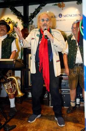 Frank Zander live Auftritt O™zapft is die Zweite! beim Fassanstich mit Frank Zander beim Oktoberfest im Hofbräuhaus Berlin.