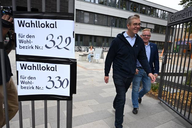 CDU lead candidate Stefan Evers casts his ballot in Berlin BERLIN, GERMANY – SEPTEMBER 20: CDU lead candidate Stefan Evers casts leaves a polling station in Berlin, Germany, on September 20, 2026. The Berlin House of Representatives election takes place on September 20, 2026. Volodymyr Sindieiev Anadolu Berlin Germany. Editorial use only. Please get in touch for any other usage.  Copyright: x2026xAnadoluxVolodymyrxSindieievx