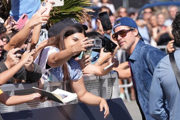Brad Pitt Arrives in San Sebastián to Participate in the Film Festival Actor Brad Pitt arrives at the Hotel María Cristina to participate in the San Sebastián Film Festival on September 20, 2026, in San Sebastián, Guipúzcoa, Basque Country, Spain. Pitt returns to the Festival to present, out of competition, *Heart of the Beast*, directed by David Ayer, an adventure thriller in which he plays a retired Special Forces officer stranded in Alaska alongside his former combat dog SEPTEMBER 20, 2026 San Sebastián, Guipúzcoa, Basque Country San Sebastián, Guipúzcoa, Basque Country Spain Copyright: xUnanuex 7787823