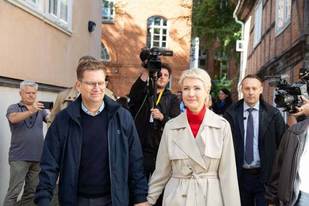 Manuela Schwesig votes in Mecklenburg-Vorpommern state election SCHWERIN, GERMANY, SEPTEMBER 20, 2026: Mecklenburg-Vorpommern Minister-President Manuela Schwesig of the Social Democratic Party (SPD) arrives with her husband, Stefan Schwesig, to cast her ballot at a polling station in Schwerin during the Mecklenburg-Vorpommern state election. Voters across the state are electing members of the regional parliament on Sunday. Schwerin Germany Copyright: x xSomayaxAbdelrahmanx xJNAxPressx