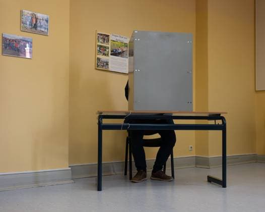 September 20, 2026, Schwerin, Germany: SCHWERIN, GERMANY, SEPTEMBER 20, 2026: Mecklenburg-Vorpommern Minister-President Manuela Schwesig of the Social Democratic Party (SPD) arrives with her husband, Stefan Schwesig, to cast her ballot at a polling station in Schwerin during the Mecklenburg-Vorpommern state election. Voters across the state are electing members of the regional parliament on Sunday. Schwerin Germany - ZUMAq101 20260920_zna_q101_038 Copyright: xSomayaxAbdelrahmanx