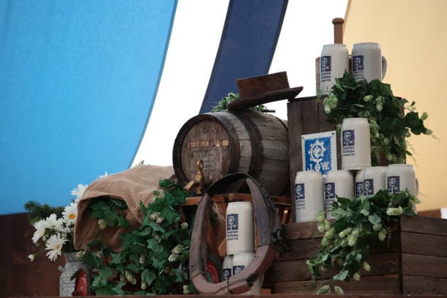 September 20, 2026, Munich, Bavaria, Germany: On the second day of Oktoberfest, the worldÃ¢â‚¬â ¢s largest beer festival, people gather in Munich to watch the parade to the festival grounds. Munich Germany - ZUMAm309 20260920_zip_m309_024 Copyright: xJuliusxMortsix