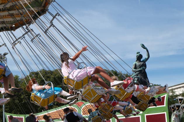 September 20, 2026, Munich, Bavaria, Germany: On the second day of Oktoberfest, the worldÃ¢â‚¬â ¢s largest beer festival, people gather in Munich to watch the parade to the festival grounds. Munich Germany  - ZUMAm309 20260920_zip_m309_039 Copyright: xJuliusxMortsix