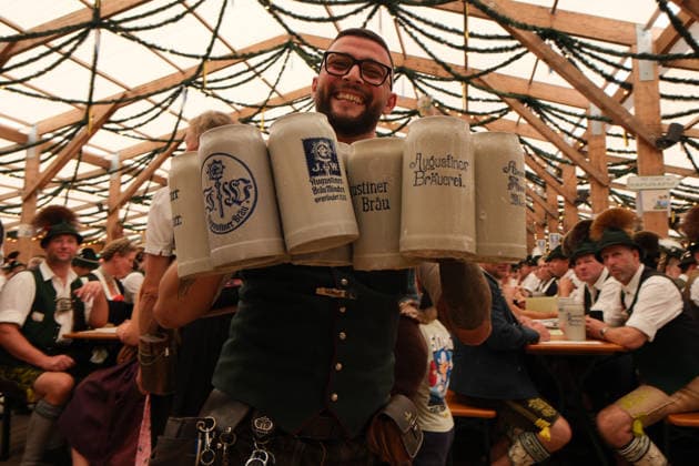 September 20, 2026, Munich, Bavaria, Germany: On the second day of Oktoberfest, the worldÃ¢â‚¬â ¢s largest beer festival, people gather in Munich to watch the parade to the festival grounds. Munich Germany - ZUMAm309 20260920_zip_m309_032 Copyright: xJuliusxMortsix