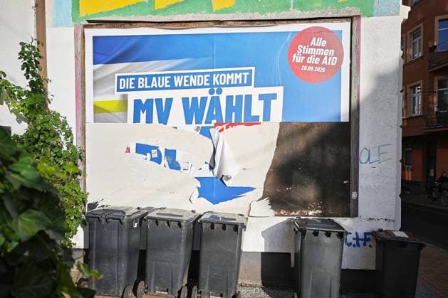 Schwerin, Mecklenburg-Vorpommern, Deutschland, 20.09.2026: Landtagswahl in Mecklenburg-Vorpommern 2026: Zerissenes AfD-Wahlplakat für die Landtagswahl 2026 Copyright: xdtsxNachrichtenagenturx dts_135368