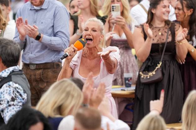 ZDF-Fernsehgarten 2026. Andrea Kiwi Kiewel im ZDF Fernsehgarten mit dem Motto Oktoberfest am 20.09.2026 in Mainz. Mainz ZDF Fernsehgarten Rheinland-Pfalz