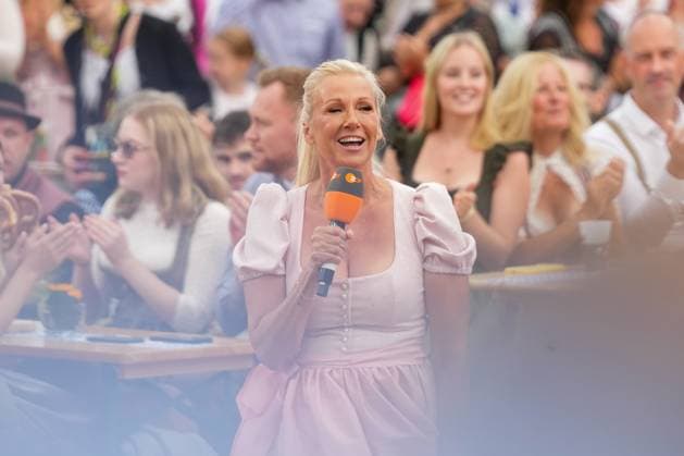 ZDF-Fernsehgarten 2026. Andrea Kiwi Kiewel im ZDF Fernsehgarten mit dem Motto Oktoberfest am 20.09.2026 in Mainz. Mainz ZDF Fernsehgarten Rheinland-Pfalz