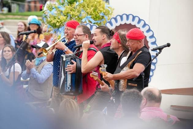 ZDF-Fernsehgarten 2026. Musikgruppe Münchner Zwietracht im ZDF Fernsehgarten mit dem Motto Oktoberfest am 20.09.2026 in Mainz. Mainz ZDF Fernsehgarten Rheinland-Pfalz