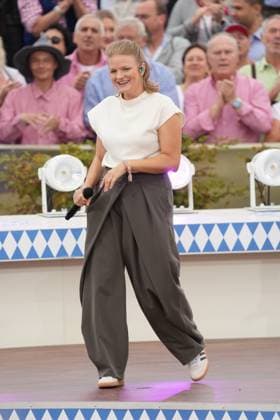 ZDF-Fernsehgarten 2026. Musikerin Caro Fux im ZDF Fernsehgarten mit dem Motto Oktoberfest am 20.09.2026 in Mainz. Mainz ZDF Fernsehgarten Rheinland-Pfalz