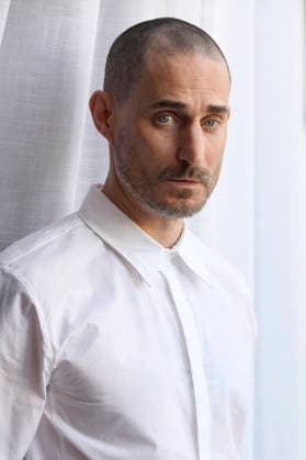 Clemens Schick vom Krux -Cast bei einem exklusiven Photoshooting auf dem 74. Internationalen Filmfestival San Sebastian Festival Internacional de Cine de San Sebastian im Hotel Maria Cristina. San Sebastian, 20.09.2026