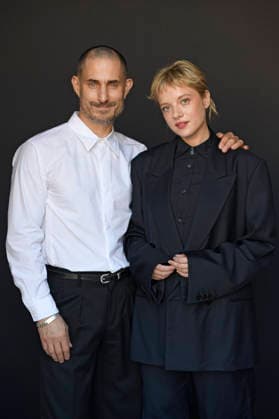 Clemens Schick und Jella Haase vom Krux -Cast bei einem exklusiven Photoshooting auf dem 74. Internationalen Filmfestival San Sebastian Festival Internacional de Cine de San Sebastian im Hotel Maria Cristina. San Sebastian, 20.09.2026