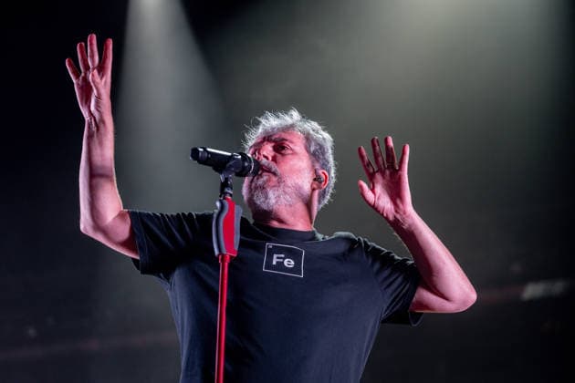 Iván Ferreiro Concert at the Movistar Arena Singer Iván Ferreiro during his concert at the Movistar Arena on September 20, 2026, in Madrid, Spain. The Galician musician is celebrating 35 years in the music business with the Hoy por ayer tour, in which he revisits the most iconic songs of his career, from his early days with Los Piratas to the present. SEPTEMBER 20, 2026 Madrid, Spain  Copyright: xRicardoxRubiox 7788832
