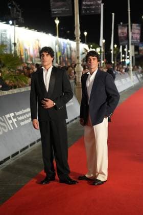 Red Carpet for *La bola negra* by Los Javis at the San Sebastián Film Festival Directors and screenwriters Javier Ambrossi and Javier Calvo during the red carpet event for *La bola negra* at the Victoria Eugenia Theater on September 20, 2026, in San Sebastián, Guipúzcoa, Basque Country, Spain. La bola negra adapts and expands upon an unfinished play by Federico García Lorca. It tells three stories of men from different eras, connected by sexuality, desire, pain, and legacy. The film opens in Spanish theaters on September 25 and has been selected by the Spanish Film Academy to represent Spain at the upcoming Academy Awards. SEPTEMBER 20, 2026 San Sebastián, Guipúzcoa, Basque Country, Spain San Sebastián, Guipúzcoa, Country V, Spain Copyright: xUnanuex 7789008