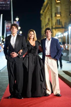 74th San Sebastian International Film Festival: La Bola Negra Red Carpet Javier Calvo, Penelope Cruz, Javier Ambrossi attended La Bola Negra Red Carpet during 74th San Sebastian International Film Festival at Victoria Eugenia Theatre on September 20, 2026 in Donostia San Sebastian, Spain Photo by IMAGO MPG Donostia San Sebastian Victoria Eugenia Theatre Euskadi Spain  Copyright: xMPGx