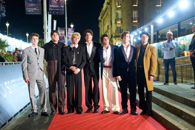 74th San Sebastian International Film Festival: La Bola Negra Red Carpet Miguel Bernardeau, Carlos Gonzalez, Javier Calvo, Javier Ambrossi, Guitarricadelafuente (Ãlvaro Lafuente Calvo), Milo Quifes attended La Bola Negra Red Carpet during 74th San Sebastian International Film Festival at Victoria Eugenia Theatre on September 20, 2026 in Donostia San Sebastian, Spain Photo by IMAGO MPG Donostia San Sebastian Victoria Eugenia Theatre Euskadi Spain  Copyright: xMPGx