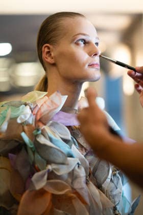 Model Backstage At Rory William Docherty Catwalk Show 2026 - London A model is seen backstage at the Rory William Docherty Catwalk Show 2026 in London, England on September 20, 2026. Photo by Lounis Tiar ABACAPRESS.COM London United Kingdom  Copyright: xLounisPhotography ABACAx