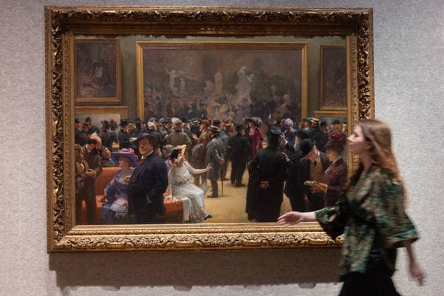 Bonhams 19th Century and British Impressionist Art Sale Photocall at Bonhams, London, UK - 21 September 2026 A staff member views Au Salon des Artistes Francais en 1911 by Henri Adolphe Laissement (est. Â£100k - Â£150k) which is to go on auction at Bonhams 19th Century and British Impressionist Art Sale on 23rd September 2026 at Bonhams in London, England, UK on Monday 21 September, 2026., Credit:Justin Ng Avalon UK, England, London, Bonhams  Copyright: xJustinxNgx xAvalonx 1137029932