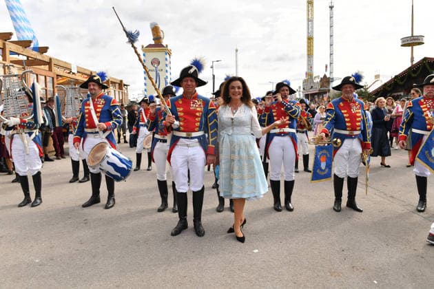 Uschi Dämmrich von Luttitz Wiesn 2026 SixtWiesn 3. Tag Theresienwiese Festzelt Schützenfesthalle Oktoberfest München 21. Sept. 2026
