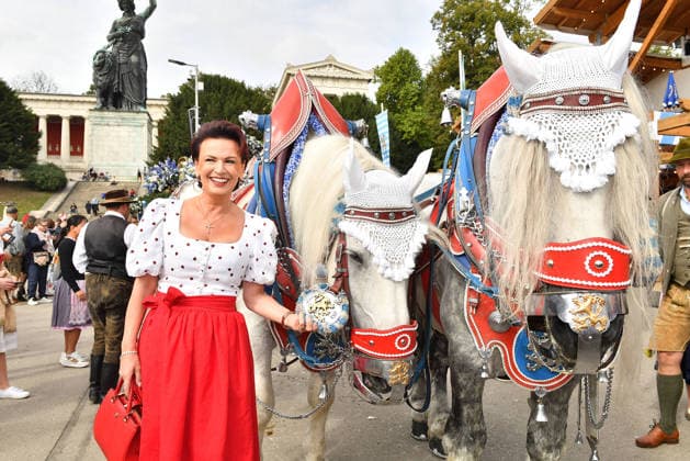 Margit Toennies arrives at the Damenwiesn event on September 21, 2026 at the Oktoberfest in Munich, Germany Damenwiesn event at the Oktoberfest in Munich, Germany