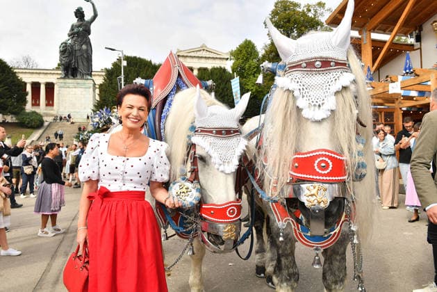 Margit Toennies arrives at the Damenwiesn event on September 21, 2026 at the Oktoberfest in Munich, Germany Damenwiesn event at the Oktoberfest in Munich, Germany