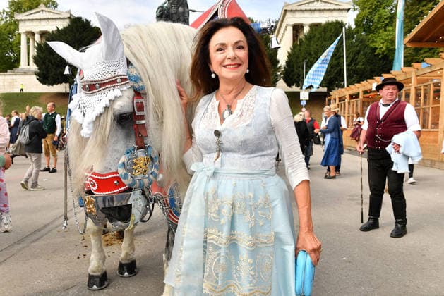 Uschi Daemmrich von Luttitz arrives at the Damenwiesn event on September 21, 2026 at the Oktoberfest in Munich, Germany Damenwiesn event at the Oktoberfest in Munich, Germany