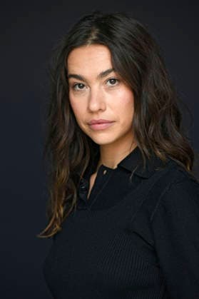 Greta Fernandez bei einem exklusiven Photoshooting mit dem Cast des Kinofilms Die Gäste auf dem 74. Internationalen Filmfestival San Sebastian Festival Internacional de Cine de San Sebastian im Hotel Maria Cristina. San Sebastian, 21.09.2026