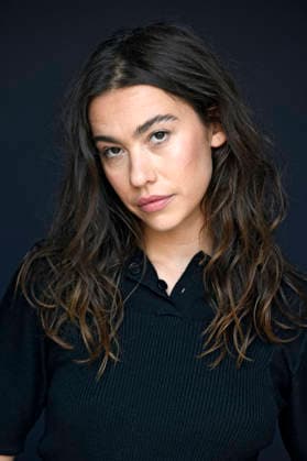 Greta Fernandez bei einem exklusiven Photoshooting mit dem Cast des Kinofilms Die Gäste auf dem 74. Internationalen Filmfestival San Sebastian Festival Internacional de Cine de San Sebastian im Hotel Maria Cristina. San Sebastian, 21.09.2026