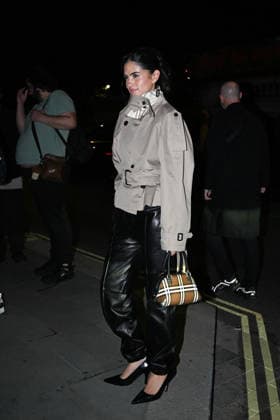 Kim Turnbull at the Burberry Spring Summer 2027 Ready-to-Wear Collection show during London Fashion Week (LFW) on September 21, 2026. Gedeon Taieb, Bestimage. Celebrities at the Burberry Spring Summer 2027 Ready-to-Wear Collection show during London Fashion Week (LFW) on September 21, 2026 London, United Kingdom  Copyright: xGedeonxTaiebx xBestimagexGedeonxTaiebx xBestimagex