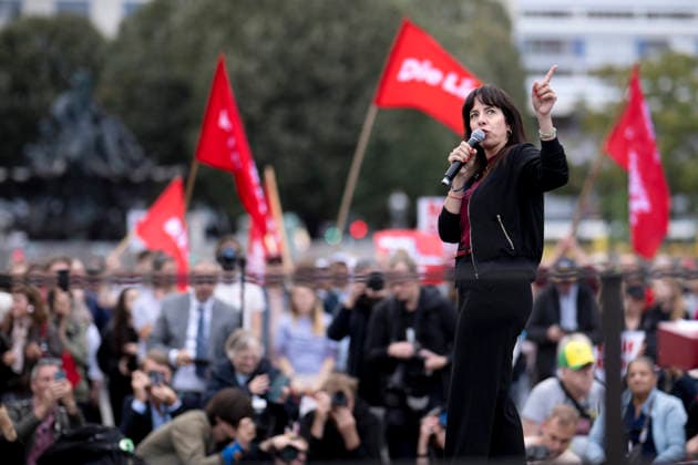 Elif Eralp, Die Linke Wahlkampfabschluss DEU, Deutschland, Germany, Berlin, 18.09.2026 Elif Eralp , Spitzenkandidatin der Partei Die Linke in Berlin bei einer Kundgebung zum Wahlkampfabschluss der Partei Die Linke fuer die Abgeordnetenhauswahl am 20. September 2026 vor dem Roten Rathaus in Berlin Deutschland en: Elif Eralp , lead candidate of the Left Party Die Linke in Berlin at a rally to mark the end of the Left Party s election campaign for the Berlin House of Representatives election on September 20 2026 in front of the Red City Hall Rotes Rathaus in Berlin Germany